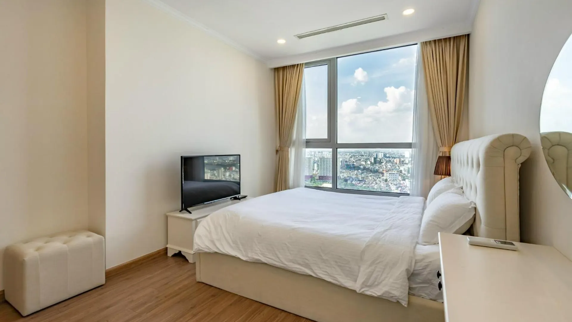 Vinhomes Central Park Riverside Ho Chi Minh City 0*,  Vietnam