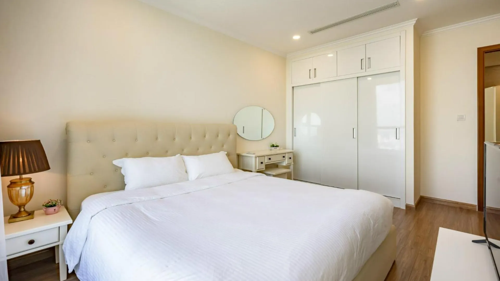 Vinhomes Central Park Riverside Ho Chi Minh City 0*,
